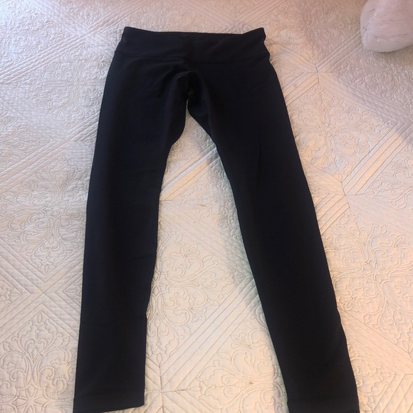 Lululemon black leggings, Wunder Under low-rise. - Picture 3 of 5
